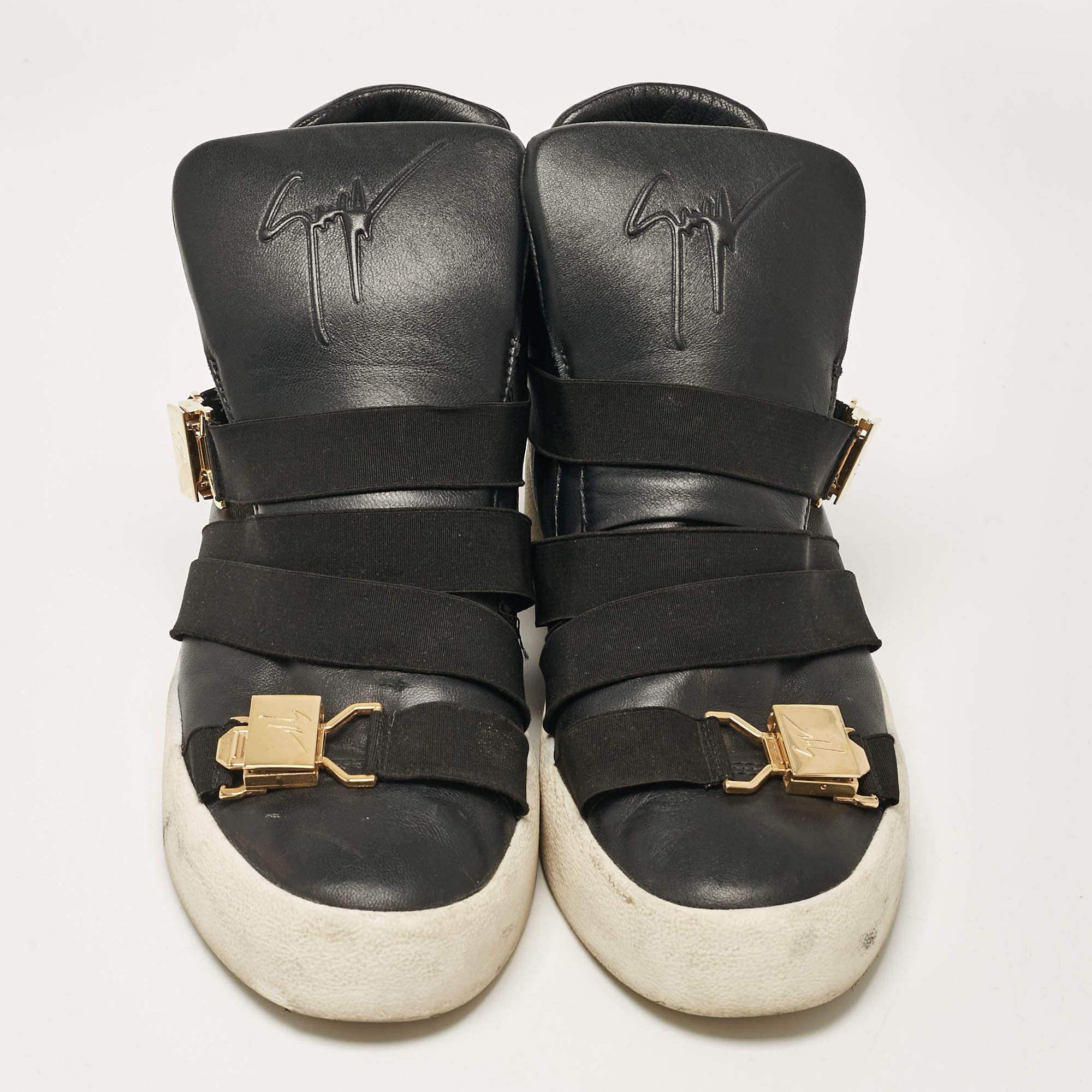 Giuseppe Zanotti Schwarz Leder Double Buckle High Top Turnschuhe mit doppelter Schnalle Größe 43 im Zustand „Gut“ im Angebot in Dubai, Al Qouz 2