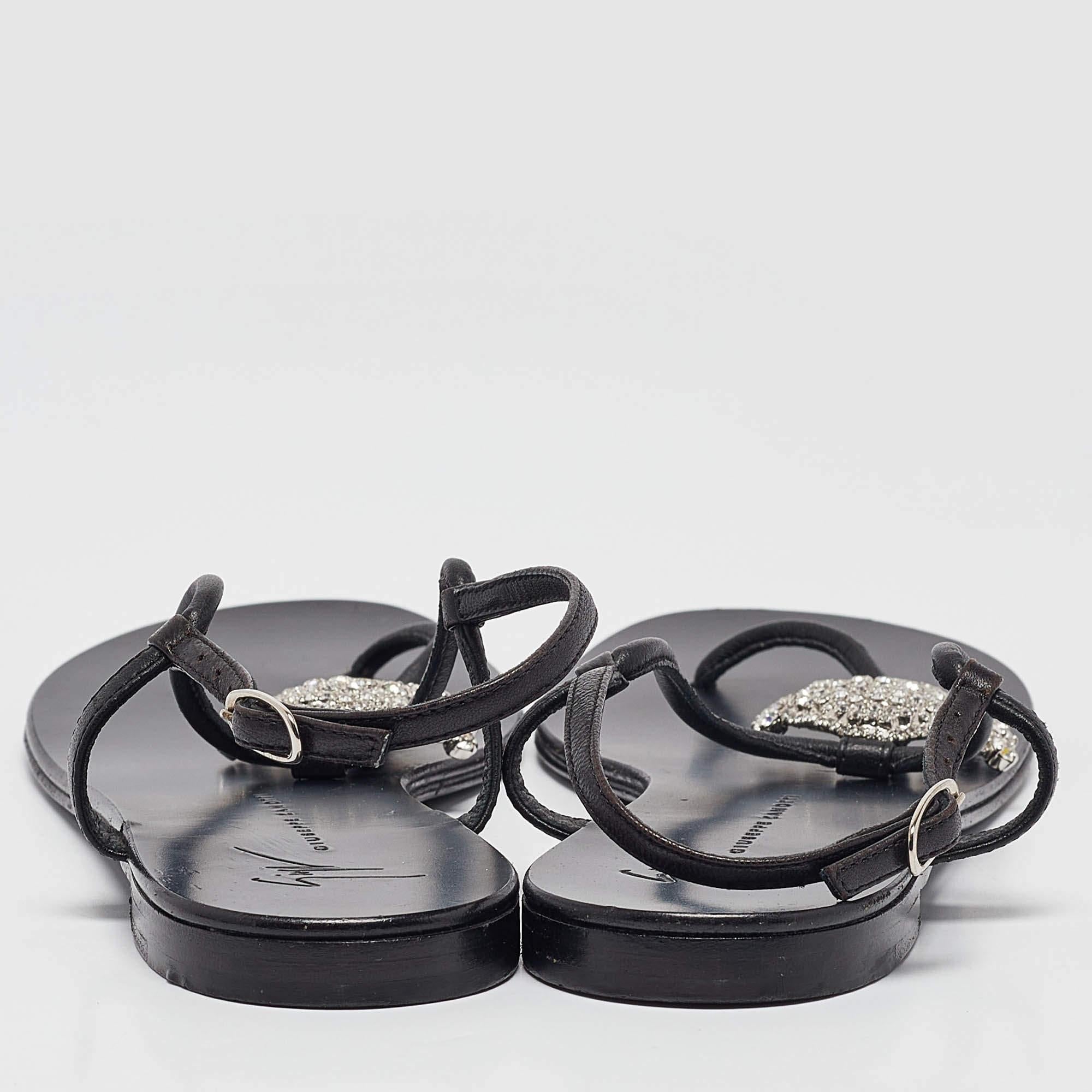 Giuseppe Zanotti Emmy Lou flache Sandalen aus schwarzem Leder, Größe 38,5 Damen im Angebot