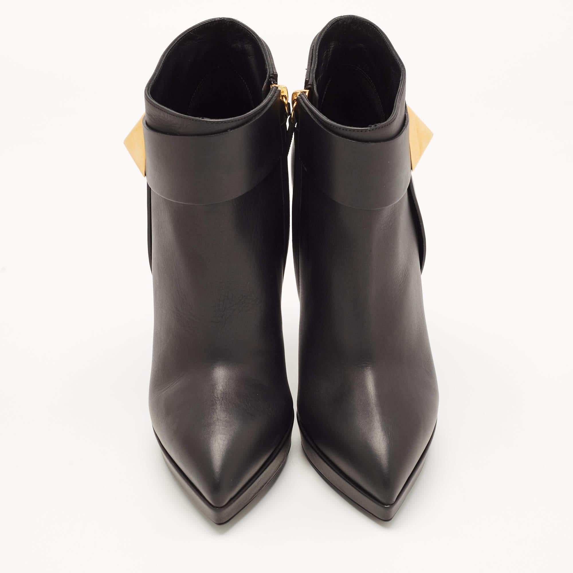 Giuseppe Zanotti Black Leather Emy Stud Ankle Boots Size 41 In New Condition For Sale In Dubai, Al Qouz 2