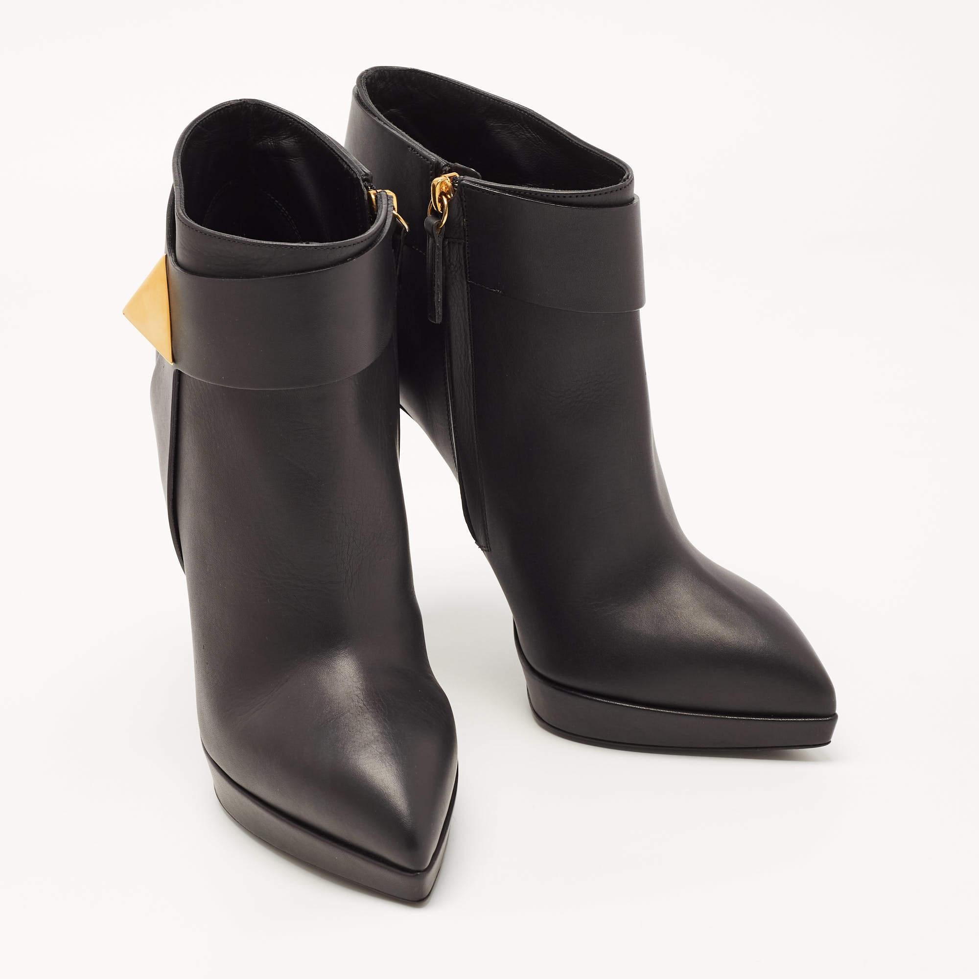 Women's Giuseppe Zanotti Black Leather Emy Stud Ankle Boots Size 41 For Sale
