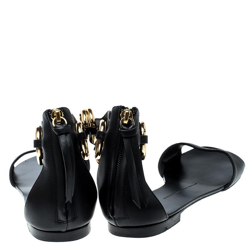 Giuseppe Zanotti Black Leather Gold Ring Open Toe Flat Sandals Size 38 In Good Condition In Dubai, Al Qouz 2