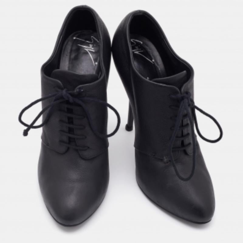 Noir Giuseppe Zanotti Bottines à lacets en cuir noir Taille 37.5 en vente