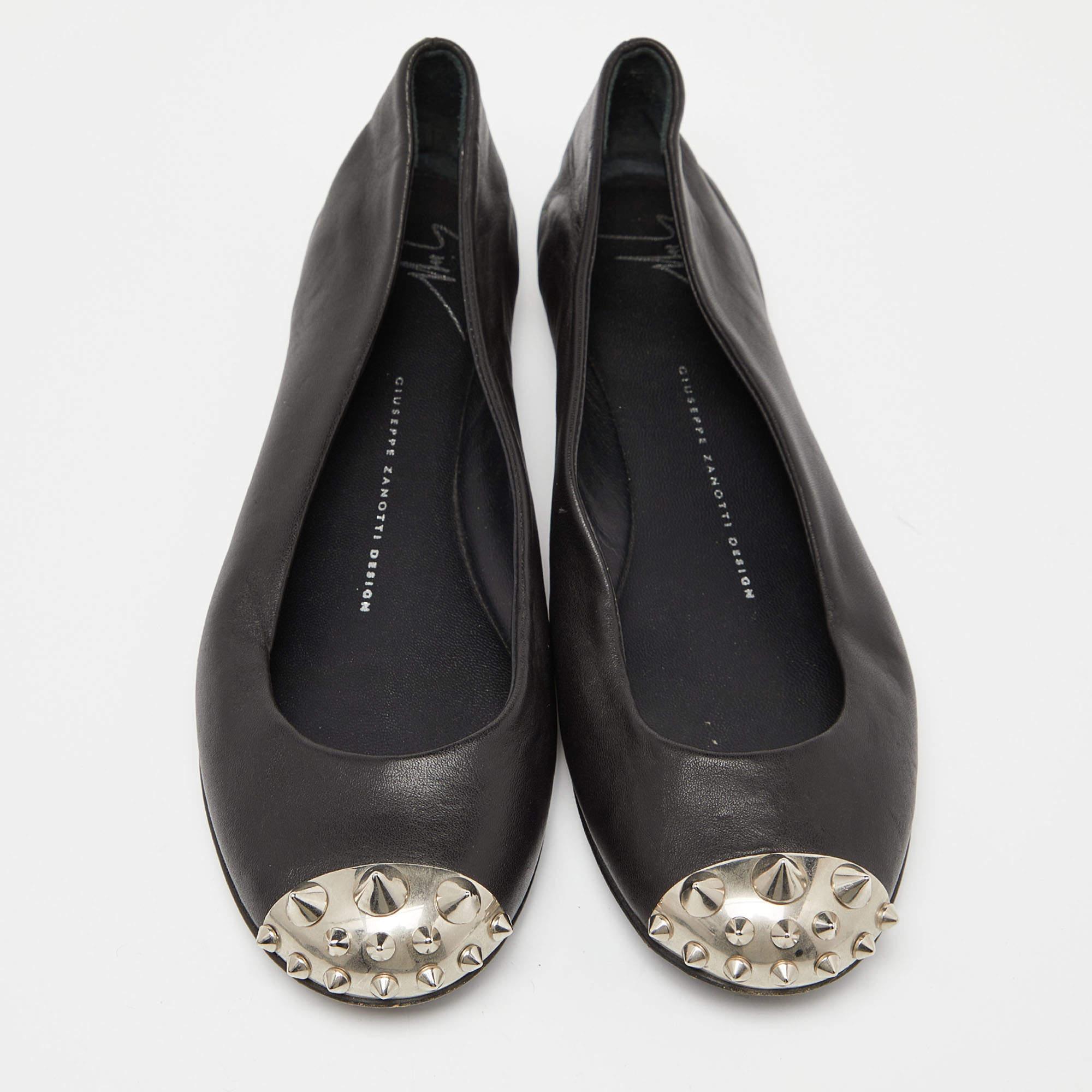 Noir Giuseppe Zanotti - Ballerines à bout pointu en cuir noir Malika - Taille 36.5 en vente