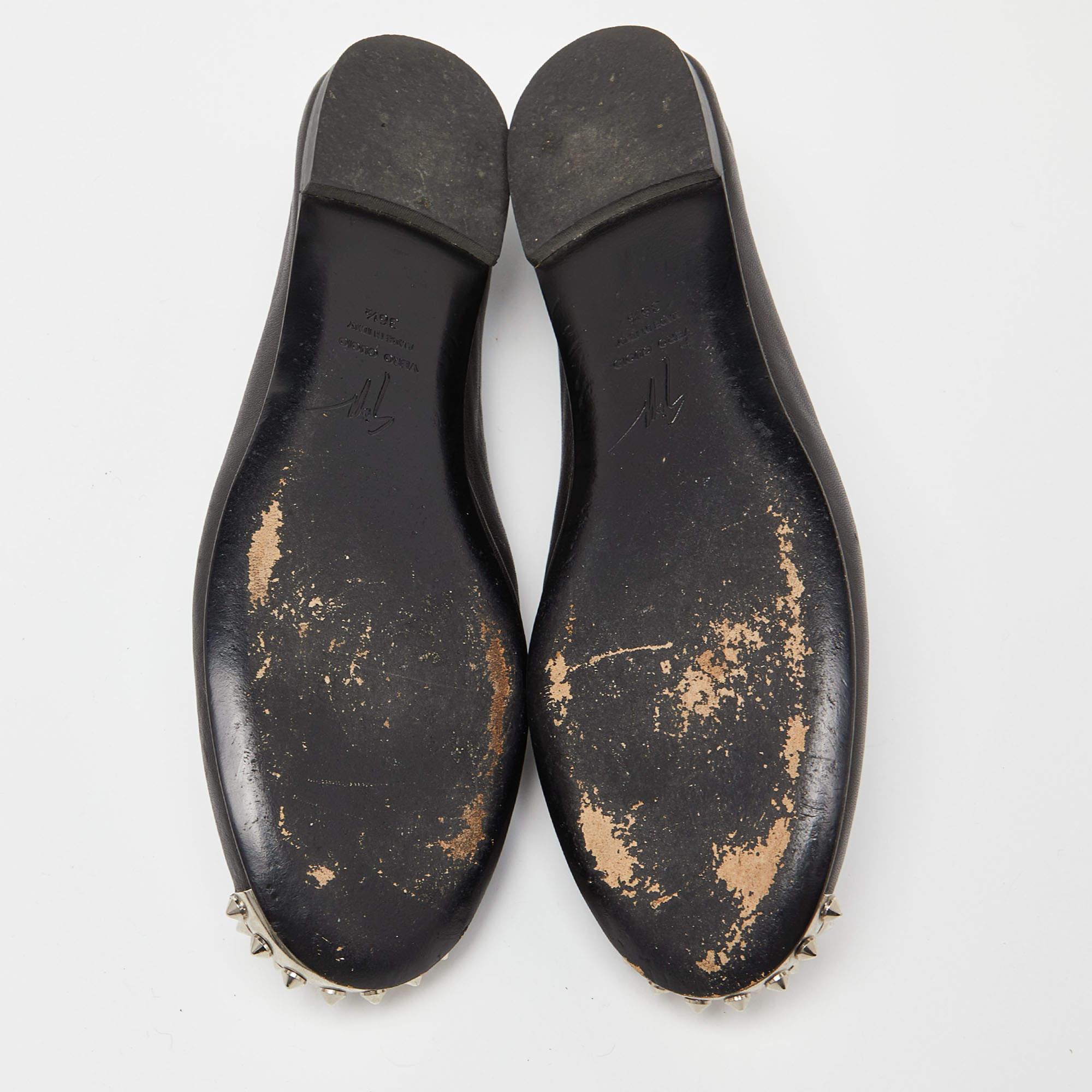 Giuseppe Zanotti - Ballerines à bout pointu en cuir noir Malika - Taille 36.5 en vente 1