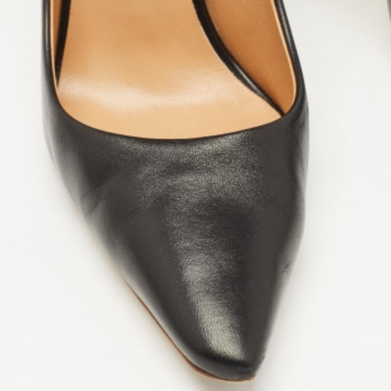 Giuseppe Zanotti Schwarze Leder Pumps mit spitzer Zehe Größe 36 im Angebot 1