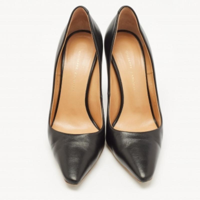 Giuseppe Zanotti Schwarze Leder Pumps mit spitzer Zehe Größe 36 im Angebot 3