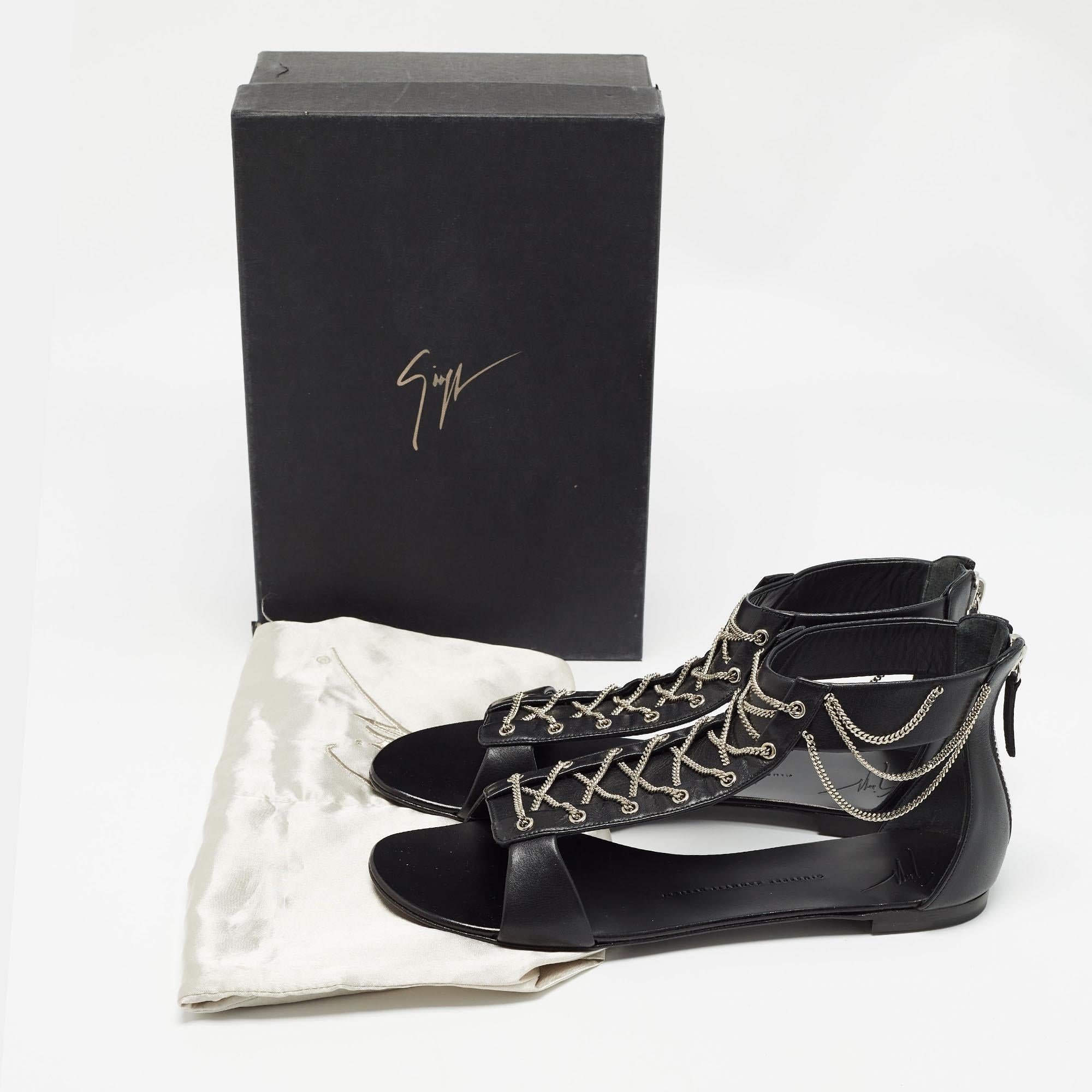 Giuseppe Zanotti Black Leather Roll Chain Flat Sandals Size 41 For Sale 6
