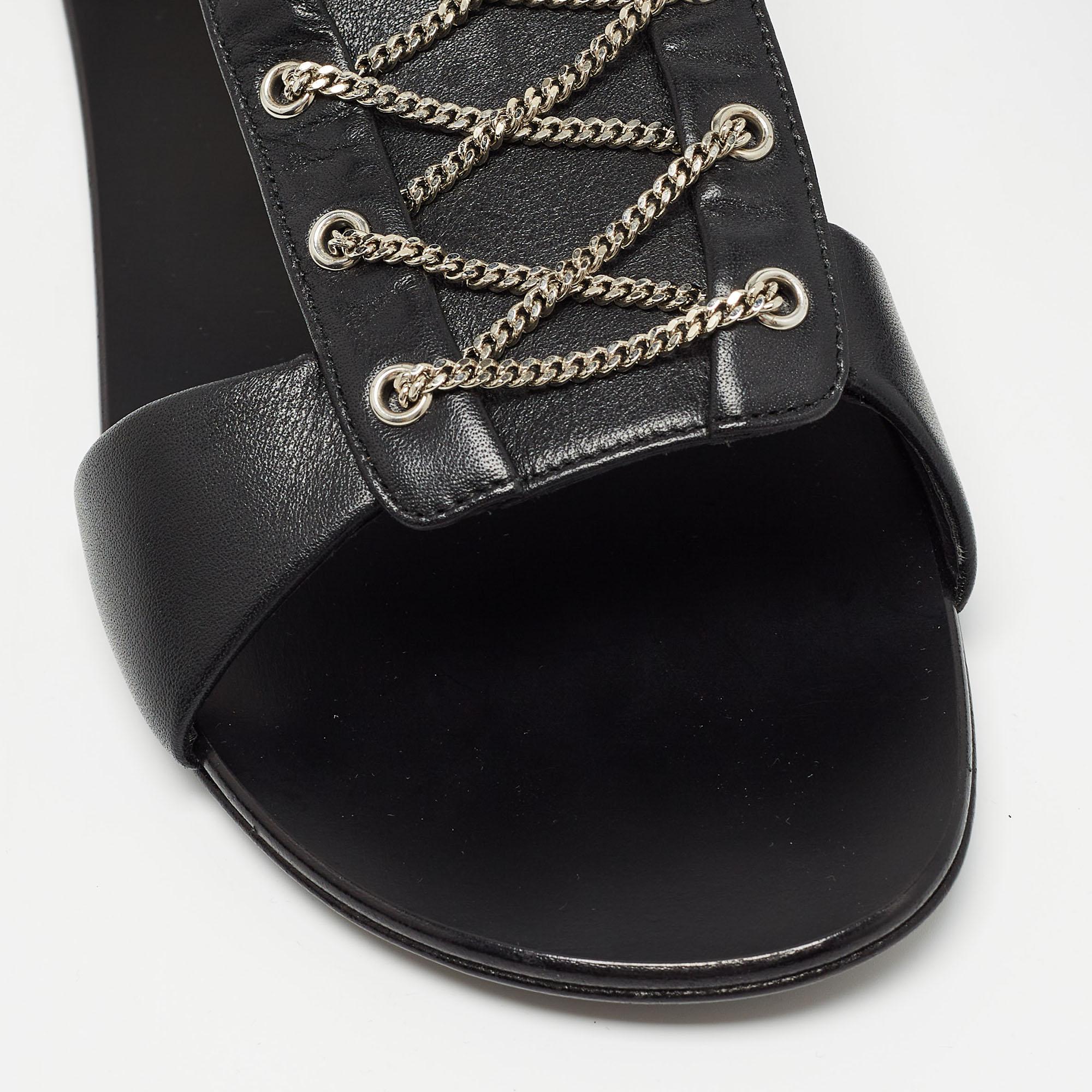 Giuseppe Zanotti Black Leather Roll Chain Flat Sandals Size 41 For Sale 1