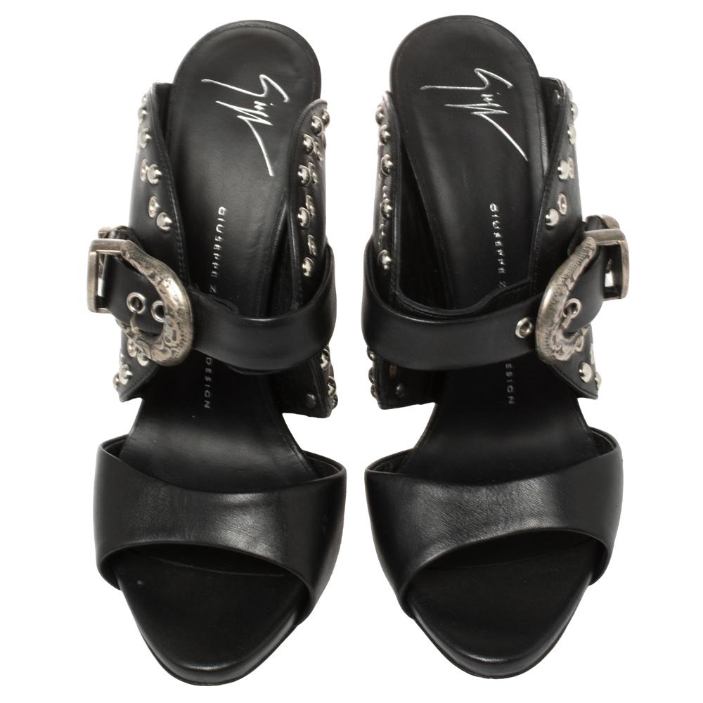 Giuseppe Zanotti Black Leather Studded Buckle Slide Sandals Size 38.5 In Good Condition In Dubai, Al Qouz 2
