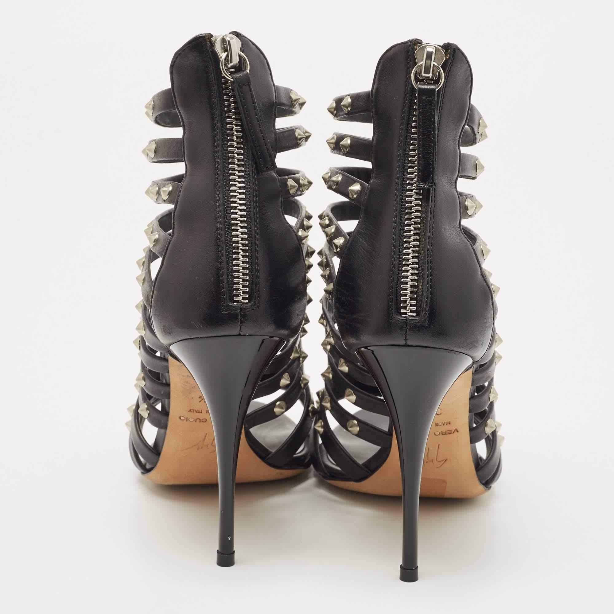  Giuseppe Zanotti Sandales cloutées en cuir noir Taille 36.5 Pour femmes 