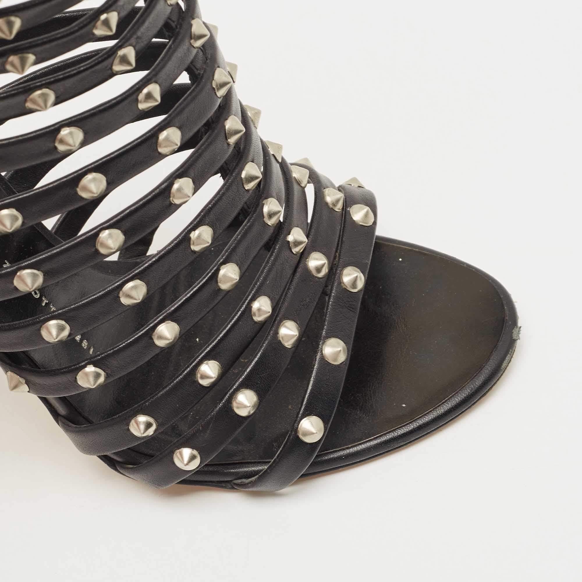 Giuseppe Zanotti Sandales cloutées en cuir noir Taille 36.5 2