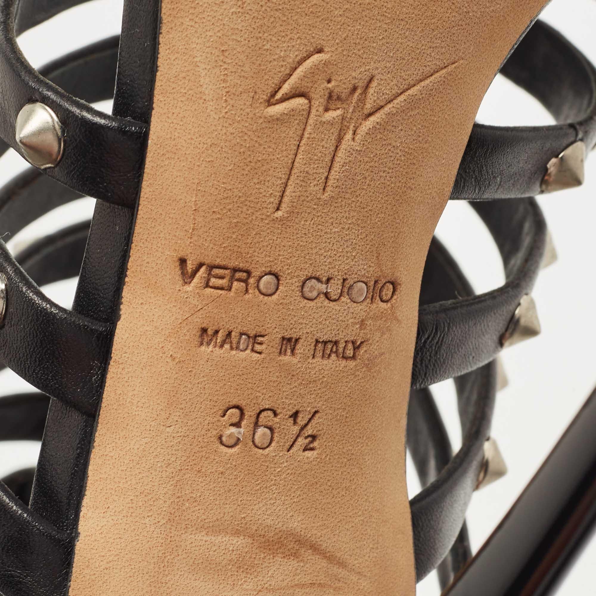 Giuseppe Zanotti Sandales cloutées en cuir noir Taille 36.5 3
