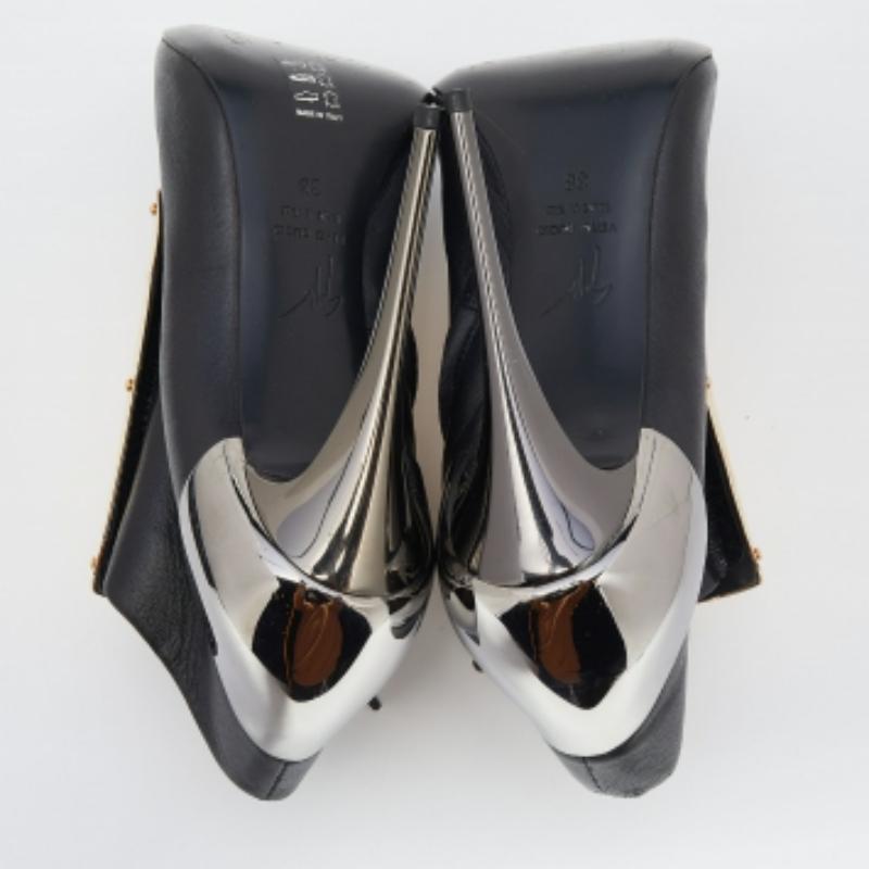 Giuseppe Zanotti bottines en cuir noir avec velcro Taille 38 en vente 3