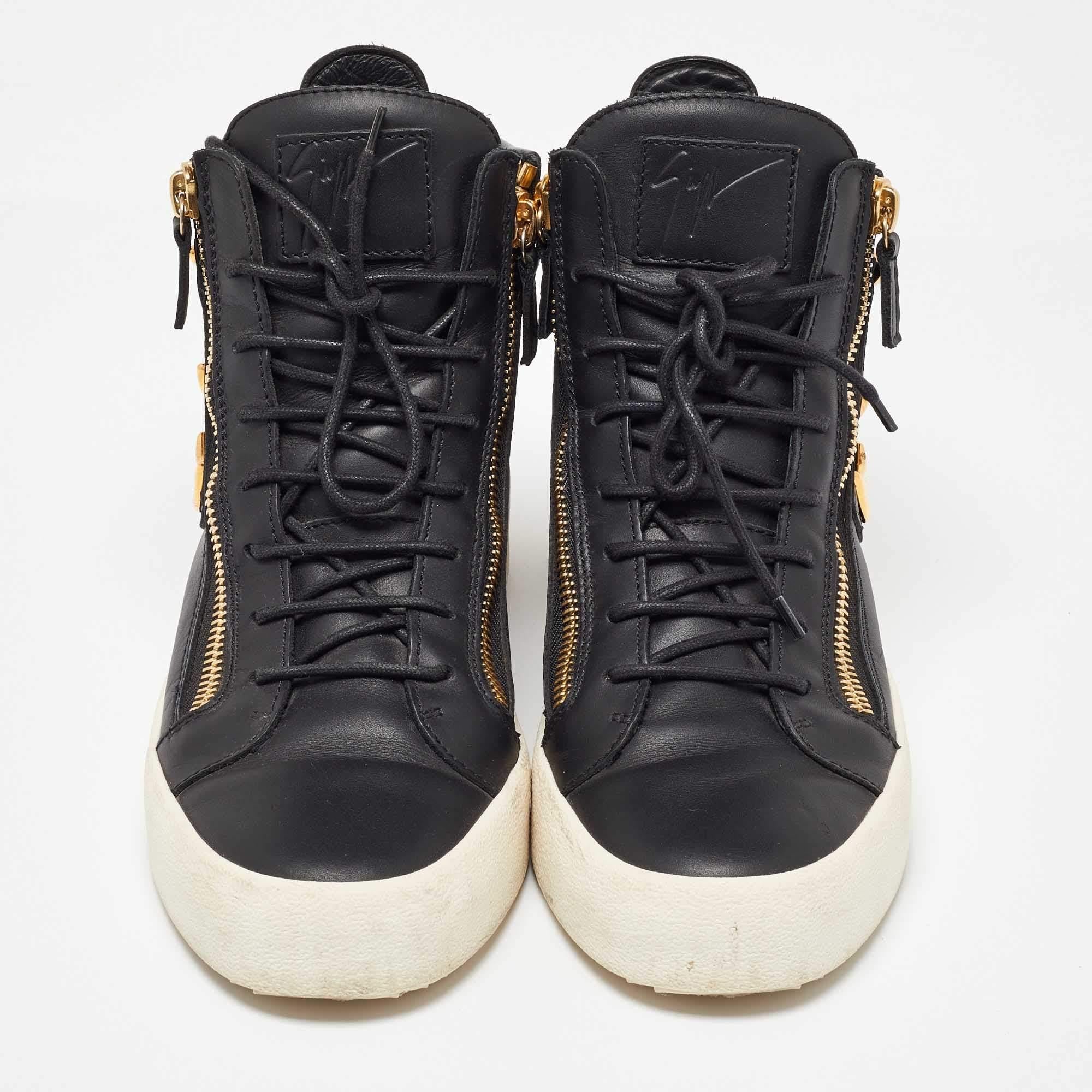 Giuseppe Zanotti Black Leather Wings High Top Sneakers 43 In Good Condition For Sale In Dubai, Al Qouz 2