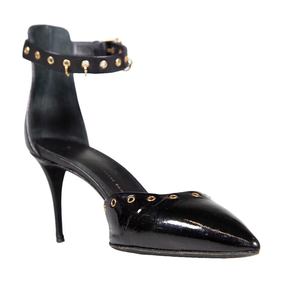 Giuseppe Zanotti, brevetto nero con borchie a occhiello, taglia IT 41