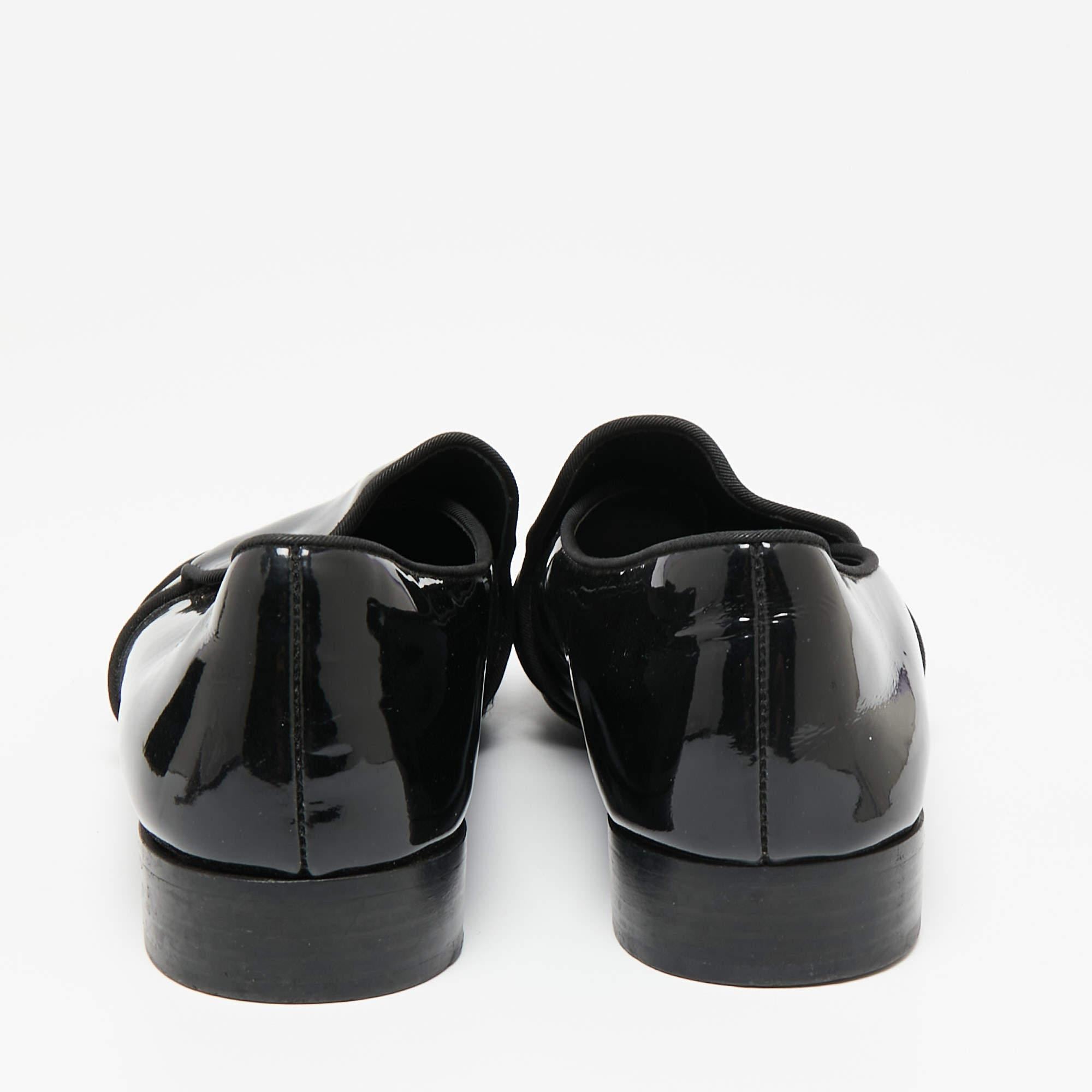 Giuseppe Zanotti Black Patent Leather and Satin Cap Toe Smoking Slippers Size 40 In Good Condition For Sale In Dubai, Al Qouz 2