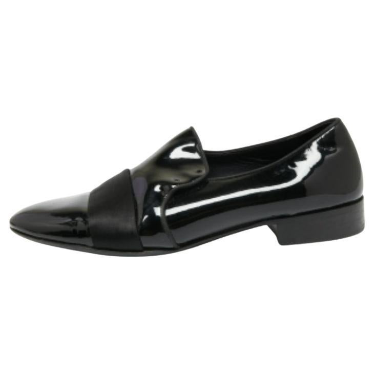 Giuseppe Zanotti Chaussons de smoking en cuir verni et satin noir Taille 40 en vente