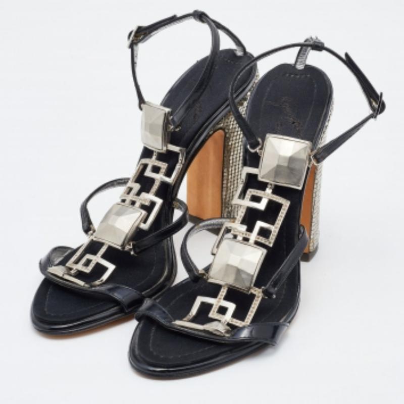 Giuseppe Zanotti Sandalias negras de charol con tacón bloque y tira al tobillo talla 37 en venta 1