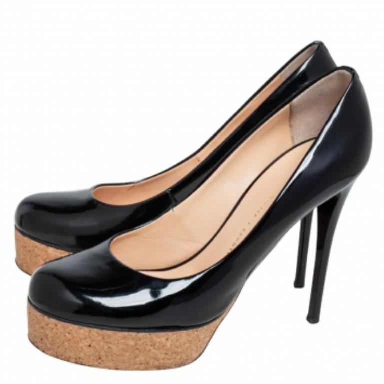 Marron Giuseppe Zanotti Escarpins à plateforme en liège en cuir verni noir Taille 38.5 en vente