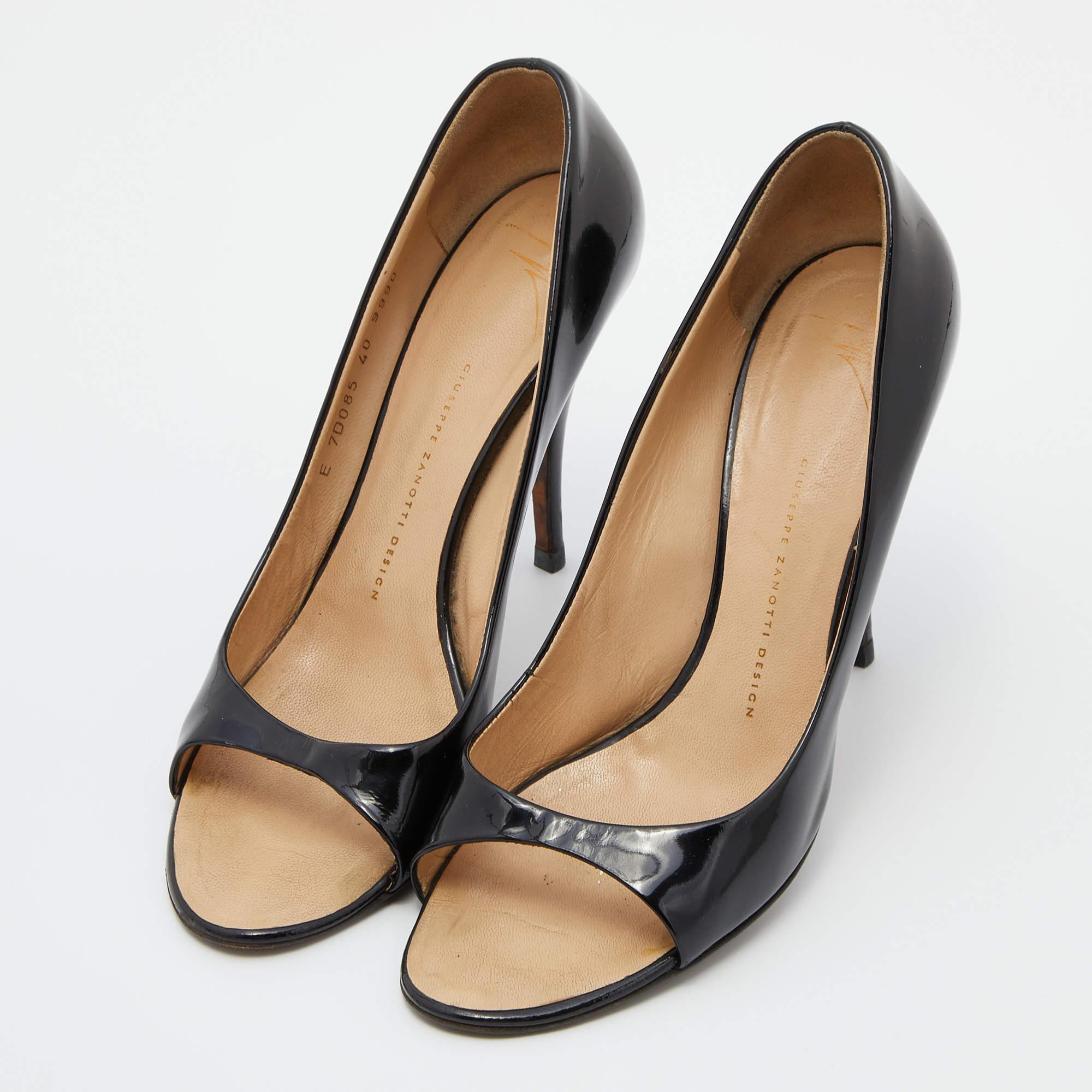 Make a chic style statement with these designer pumps. They showcase sturdy heels and durable soles  perfect for your fashionable outings