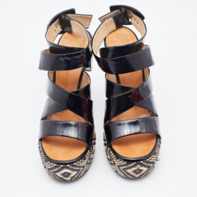 Noir Giuseppe Zanotti Sandales à plateforme en cuir verni tressé noir Taille 37 en vente