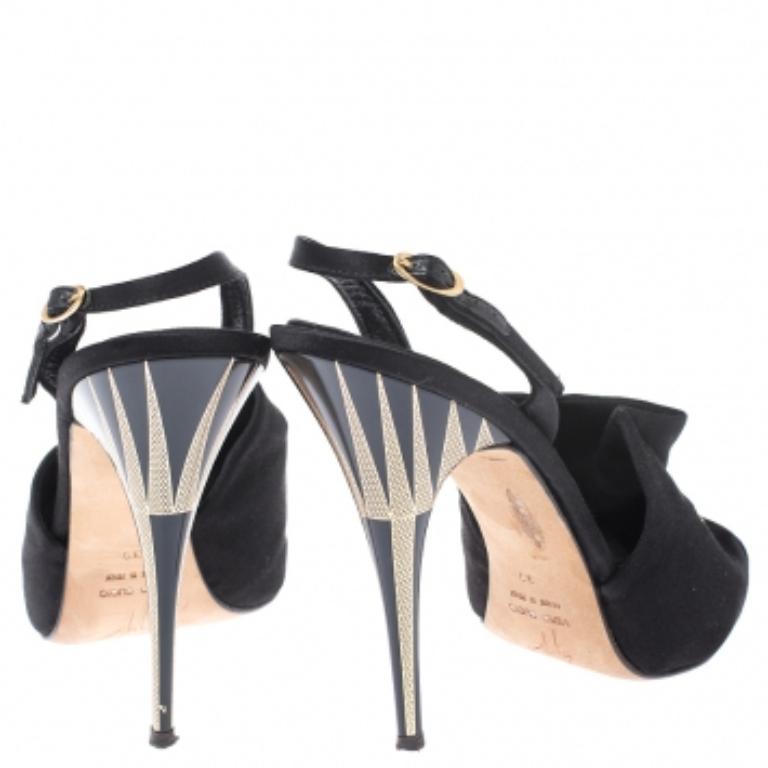 Giuseppe Zanotti Schwarze Sandalen mit Kristallverzierung und Slingback aus Satin mit Schleife Größe 39 im Angebot 1