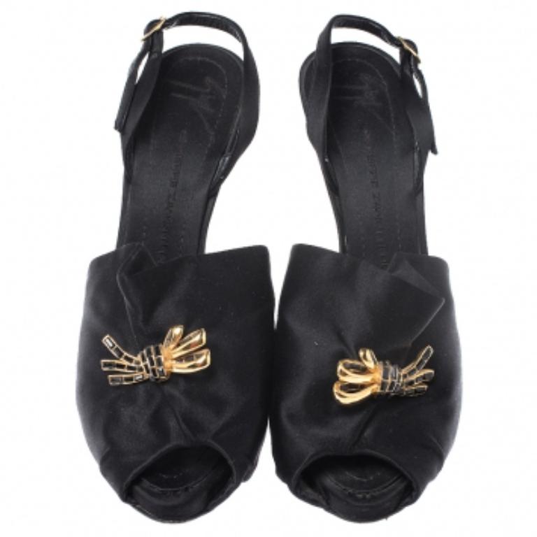 Giuseppe Zanotti Schwarze Sandalen mit Kristallverzierung und Slingback aus Satin mit Schleife Größe 39 im Angebot 3