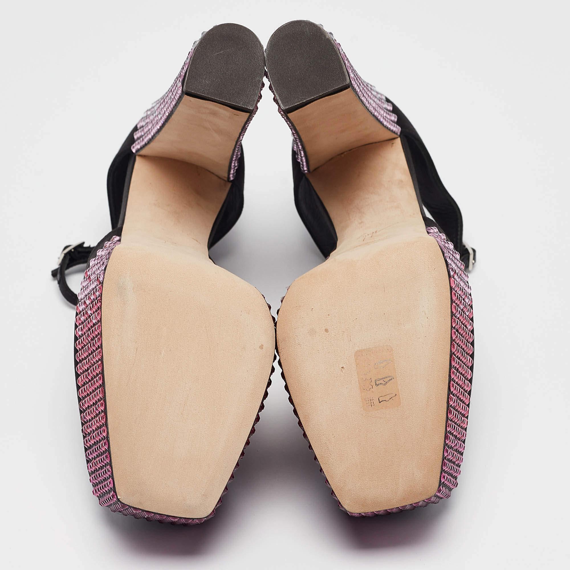 Giuseppe Zanotti Schwarze Sandalen aus Satin mit Kristallverzierung und Knöchelriemen 39 im Angebot 2