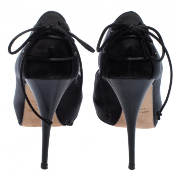 Giuseppe Zanotti Black Satin Peep Toe Knot Detailed Pumps Size 36.5 For Sale 1