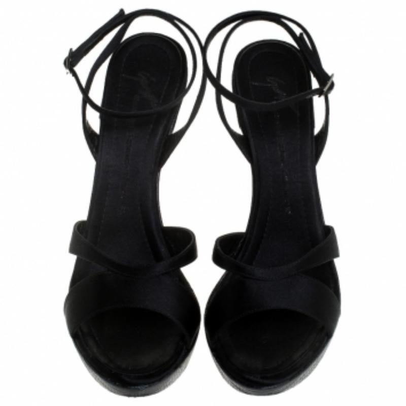 Giuseppe Zanotti Sandales à plateforme en satin noir Taille 40.5 Pour femmes en vente