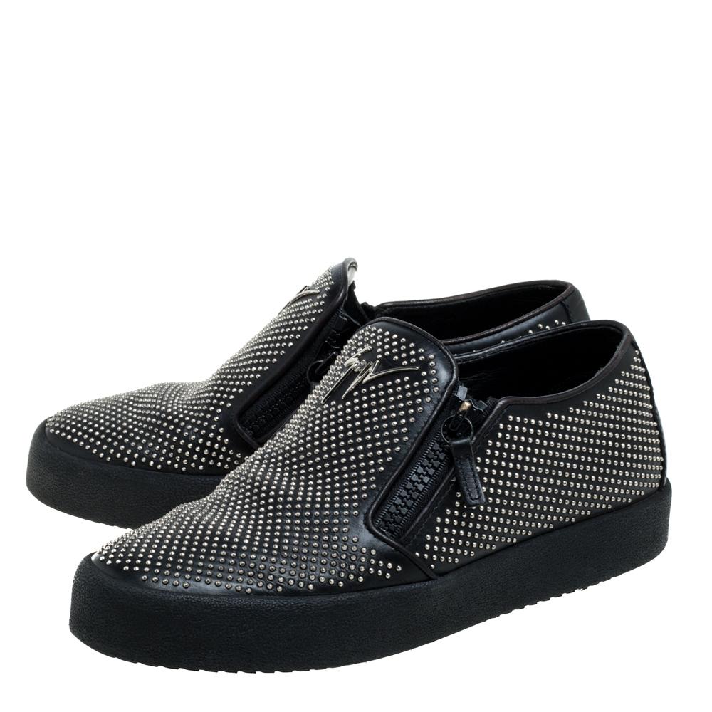 Giuseppe Zanotti Black Studded Leather Eve Slip On Sneakers Size 43 In Good Condition For Sale In Dubai, Al Qouz 2