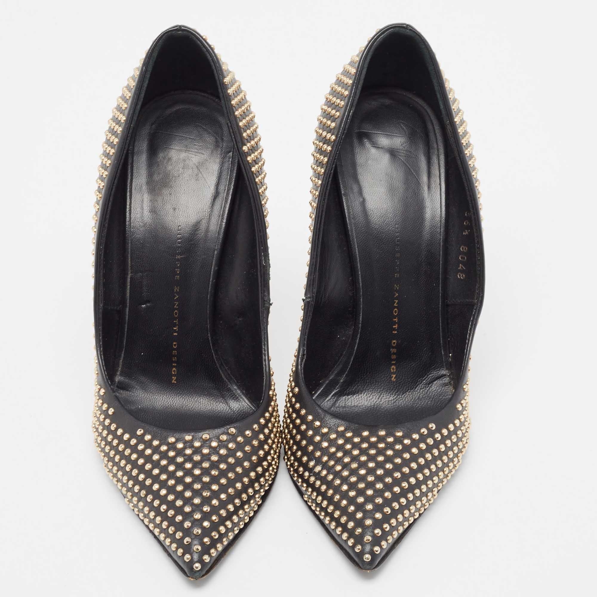 Noir Giuseppe Zanotti escarpins Ester cloutés noirs taille 36,5 en vente