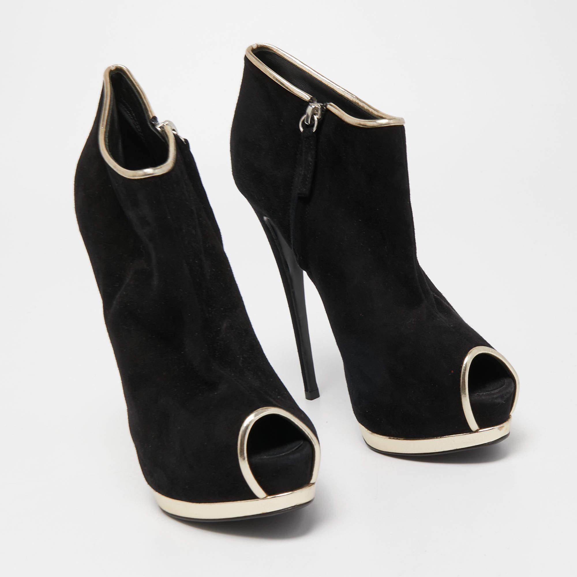 Women's Giuseppe Zanotti Black Suede and Leather Ankle Boots Size 40 For Sale