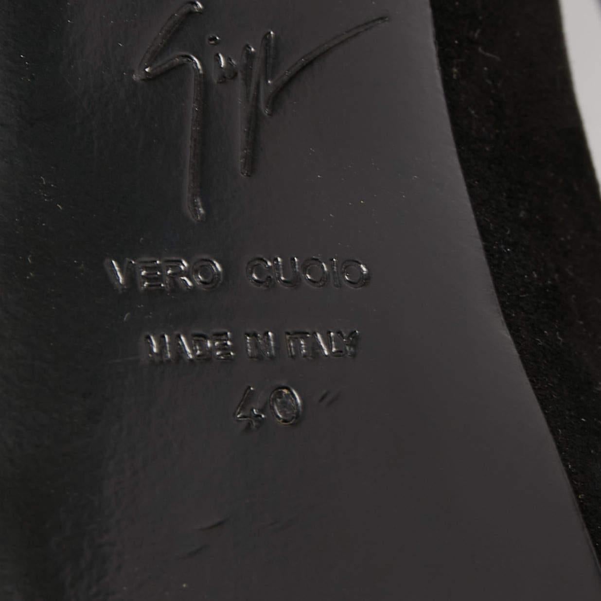 Giuseppe Zanotti - Bottines noires en daim et cuir, taille 40 en vente 2