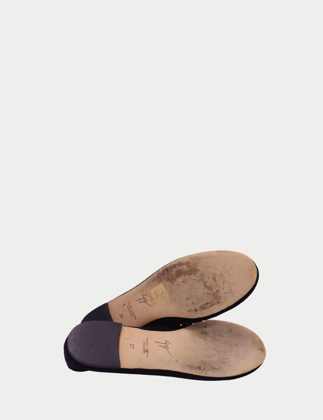 Giuseppe Zanotti Ballerine in pelle scamosciata nera - EU 37 In condizioni buone in vendita a Amman, JO