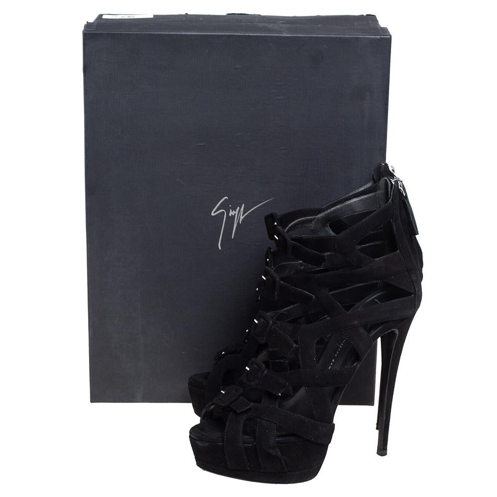 Giuseppe Zanotti Sandalias jaula de plataforma con detalle de hebilla de ante negro talla 40 2