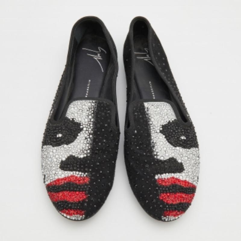 Giuseppe Zanotti Joker Smoking Slippers aus schwarzem Wildleder mit Kristallverzierung, Größe 37 (Schwarz) im Angebot