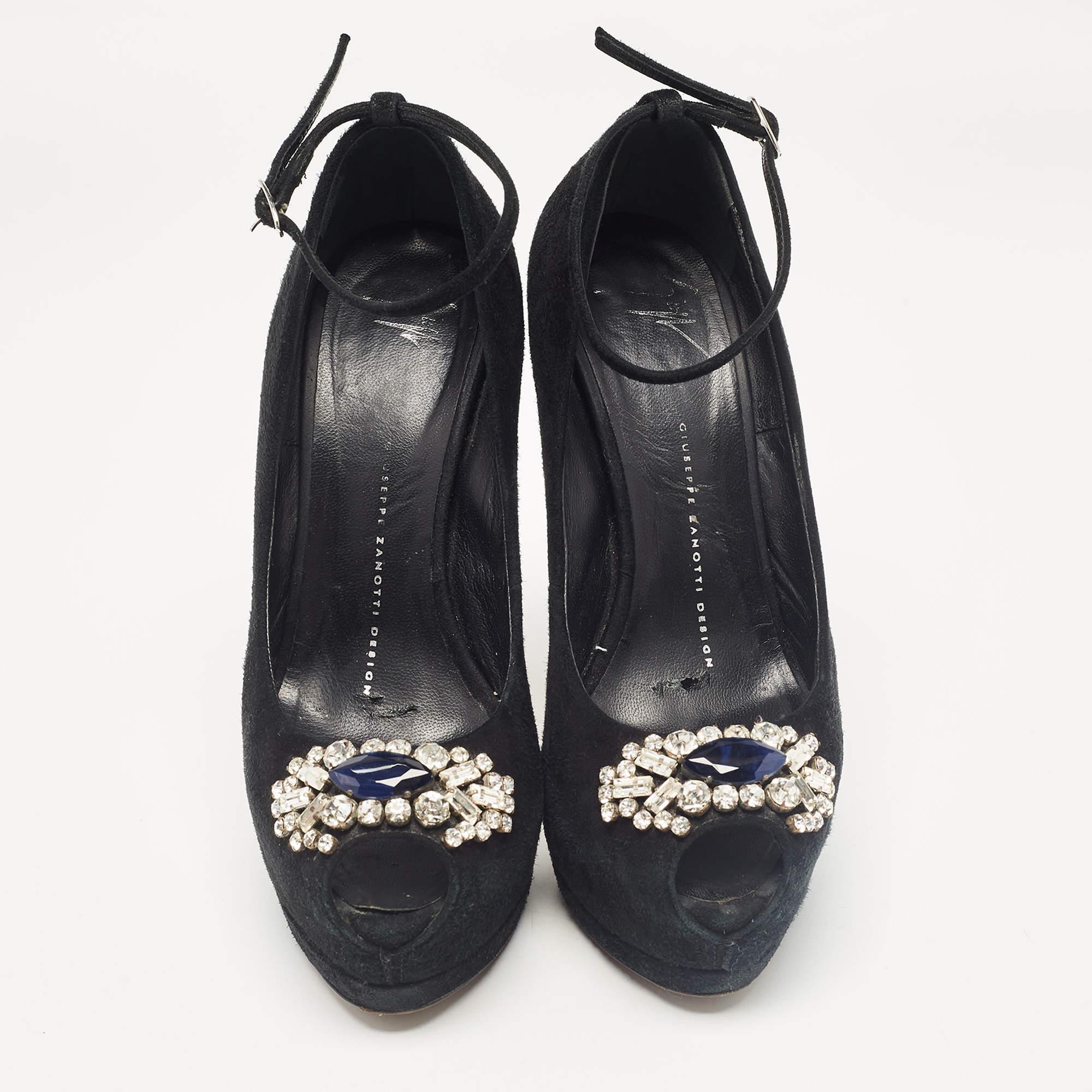 Noir Giuseppe Zanotti Escarpins Peep Toe en daim noir avec ornements en cristal Taille 37 en vente