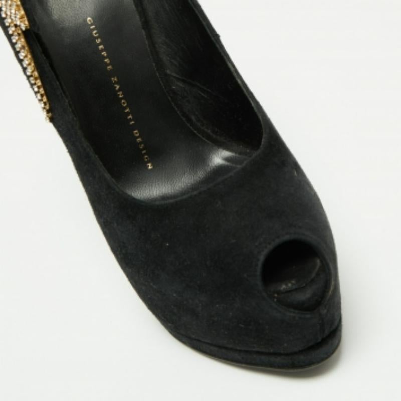 Giuseppe Zanotti Escarpins Peep Toe en daim noir avec ornements en cristal Taille 39 en vente 4