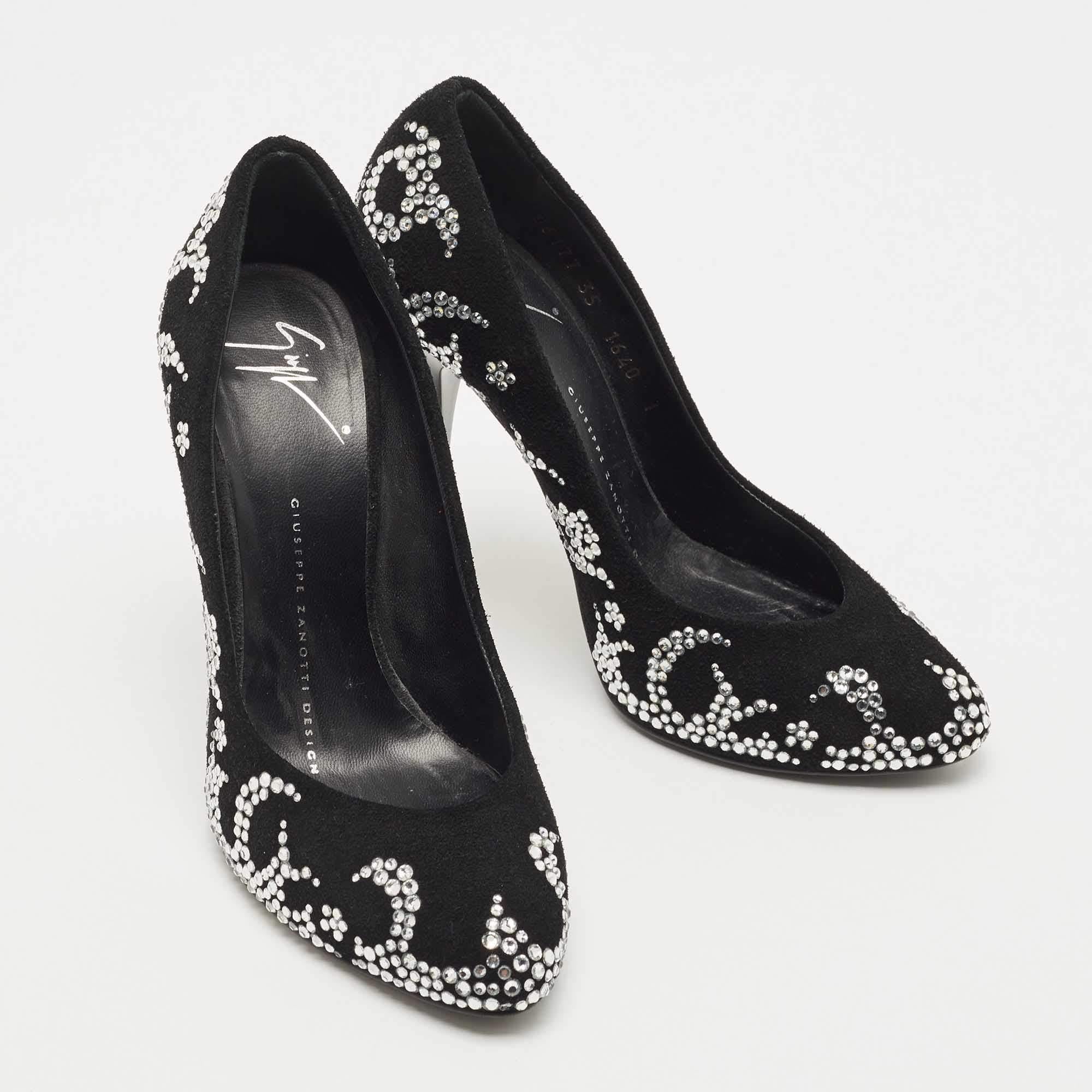 Giuseppe Zanotti Black Suede Crystal Embellished Pumps Size 35 In Good Condition For Sale In Dubai, Al Qouz 2