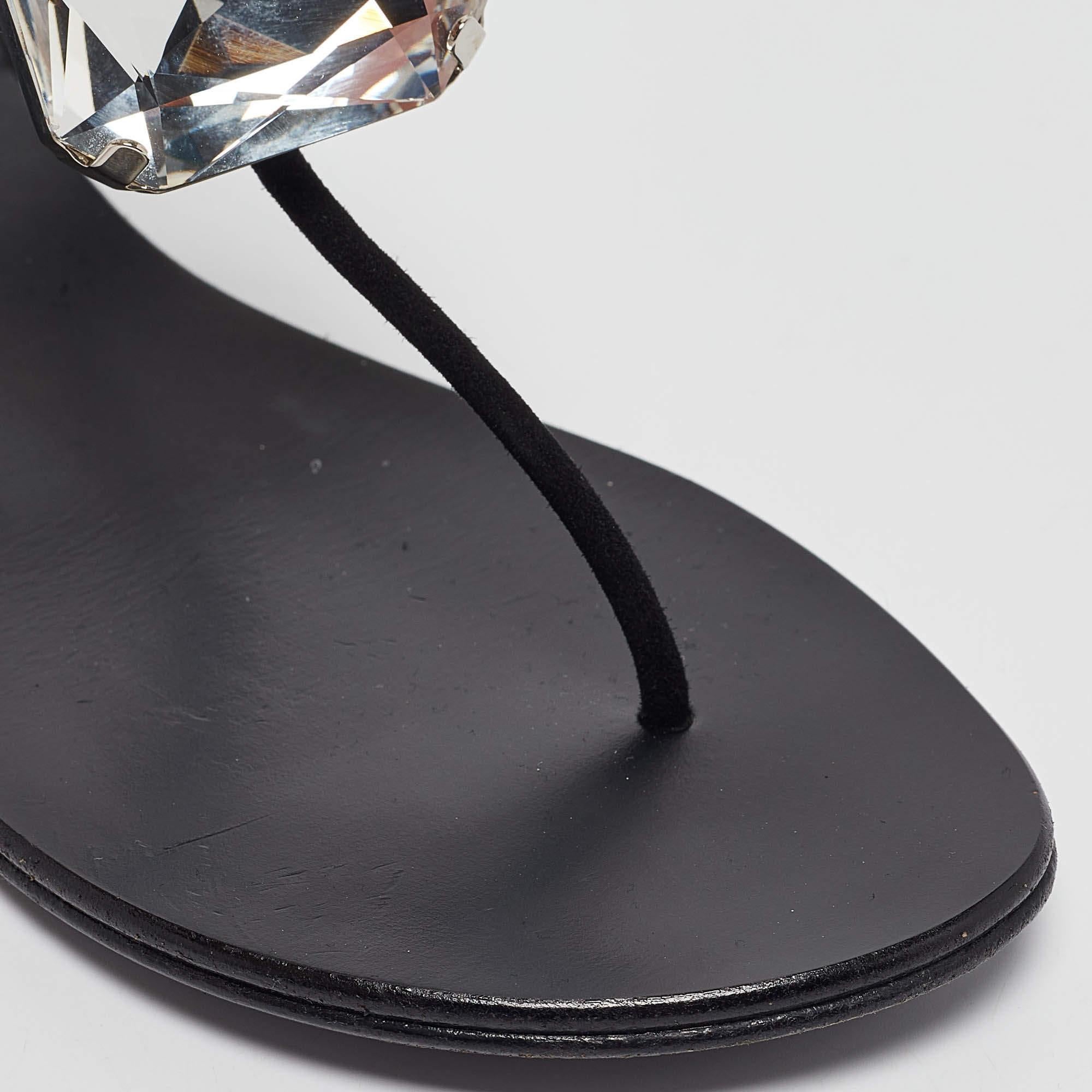 Giuseppe Zanotti Sandales en daim noir avec ornements en cristal Taille 38.5 en vente 2