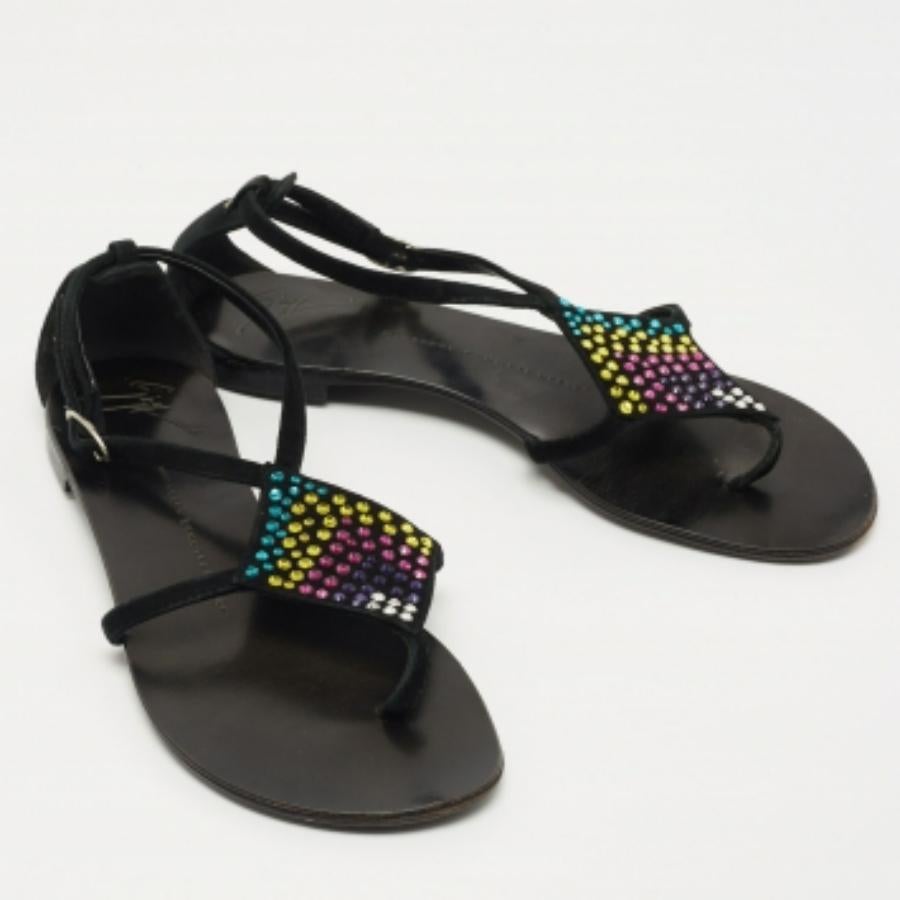 Giuseppe Zanotti Sandales plates en daim noir avec ornements en cristal Taille 36 en vente 1