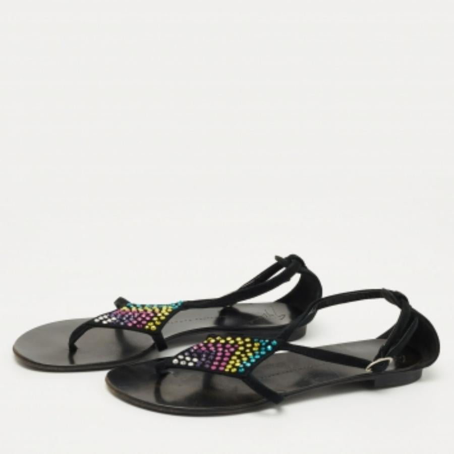 Giuseppe Zanotti Sandales plates en daim noir avec ornements en cristal Taille 36 en vente 3