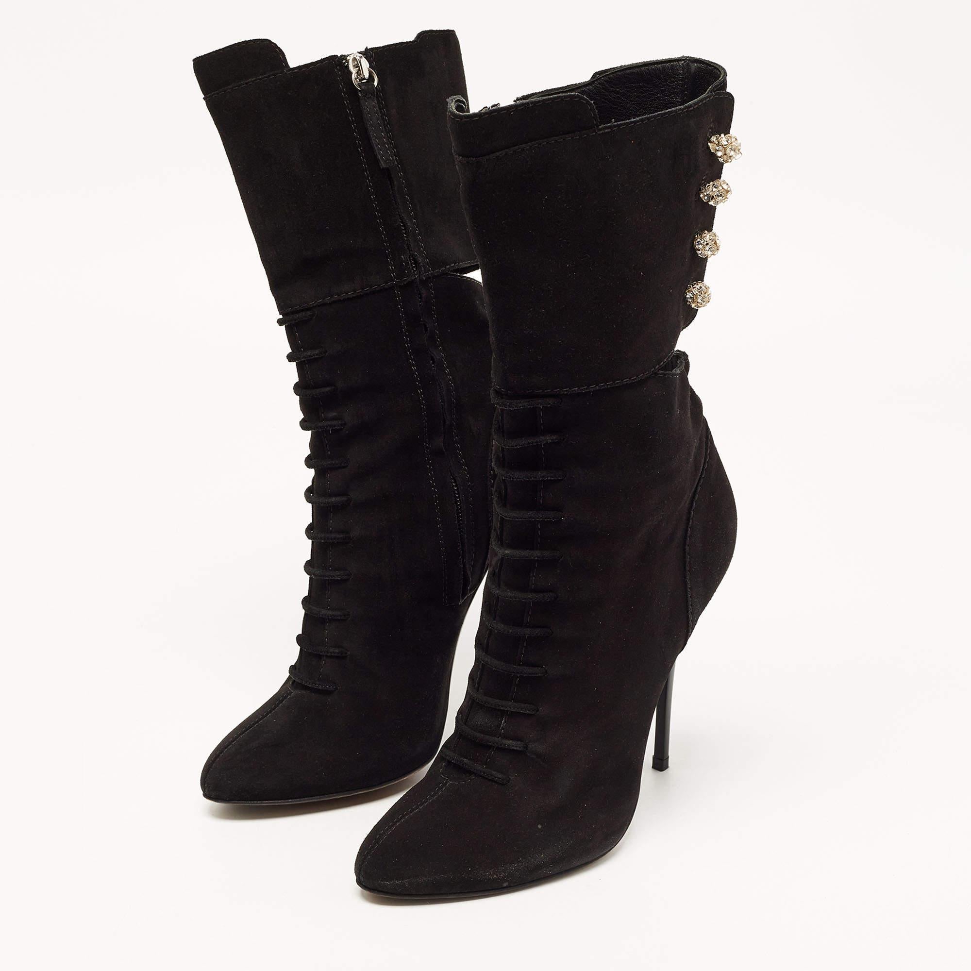 Boots are an essential part of your wardrobe  and these boots  crafted from top quality materials  are a fine choice. Offering the best of comfort and style  this sturdy soled pair would be great with a dress for a casual day out