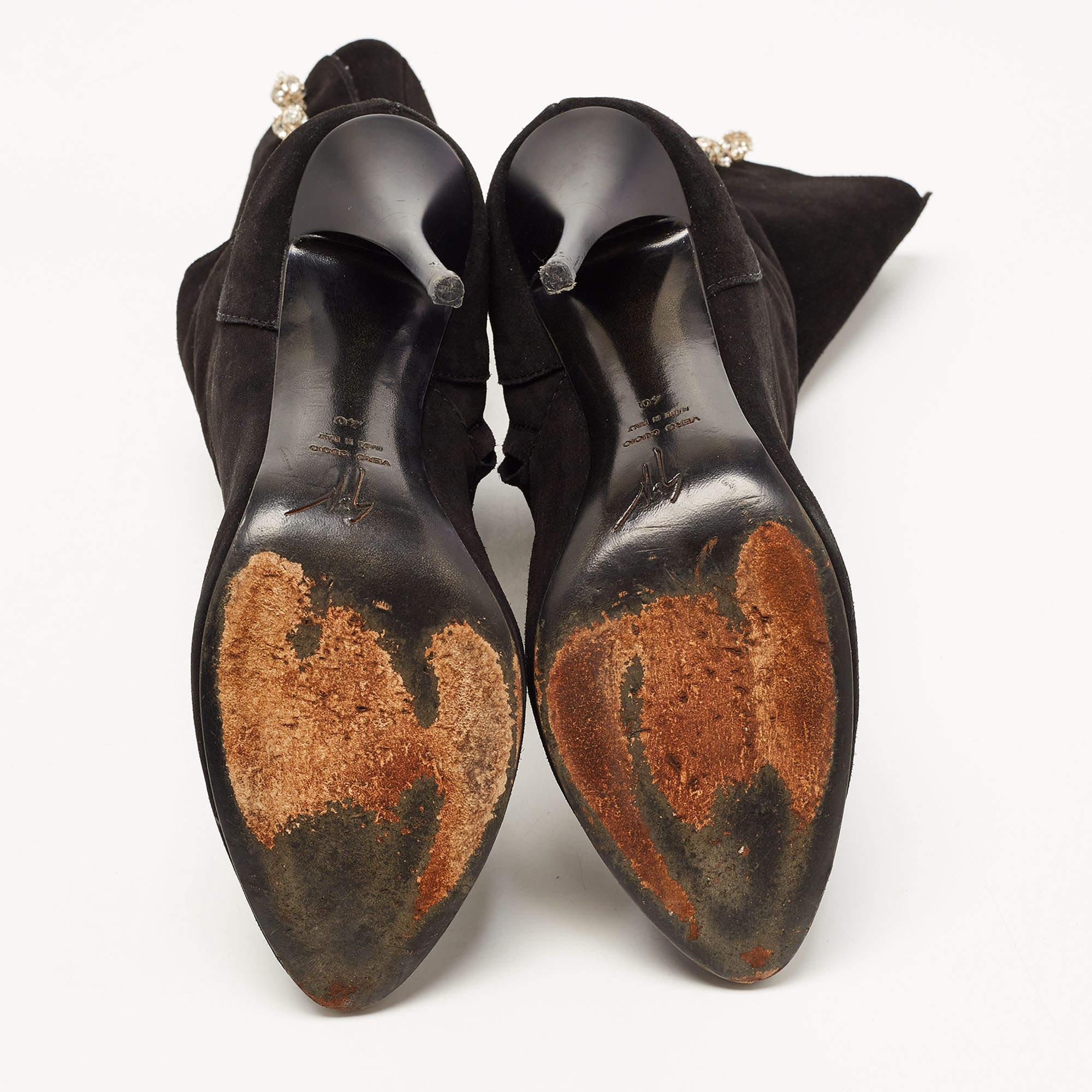 Giuseppe Zanotti Schwarze Stiefel aus Wildleder mit Kristallenverzierung aus Kalbsleder Größe 40 im Angebot 3