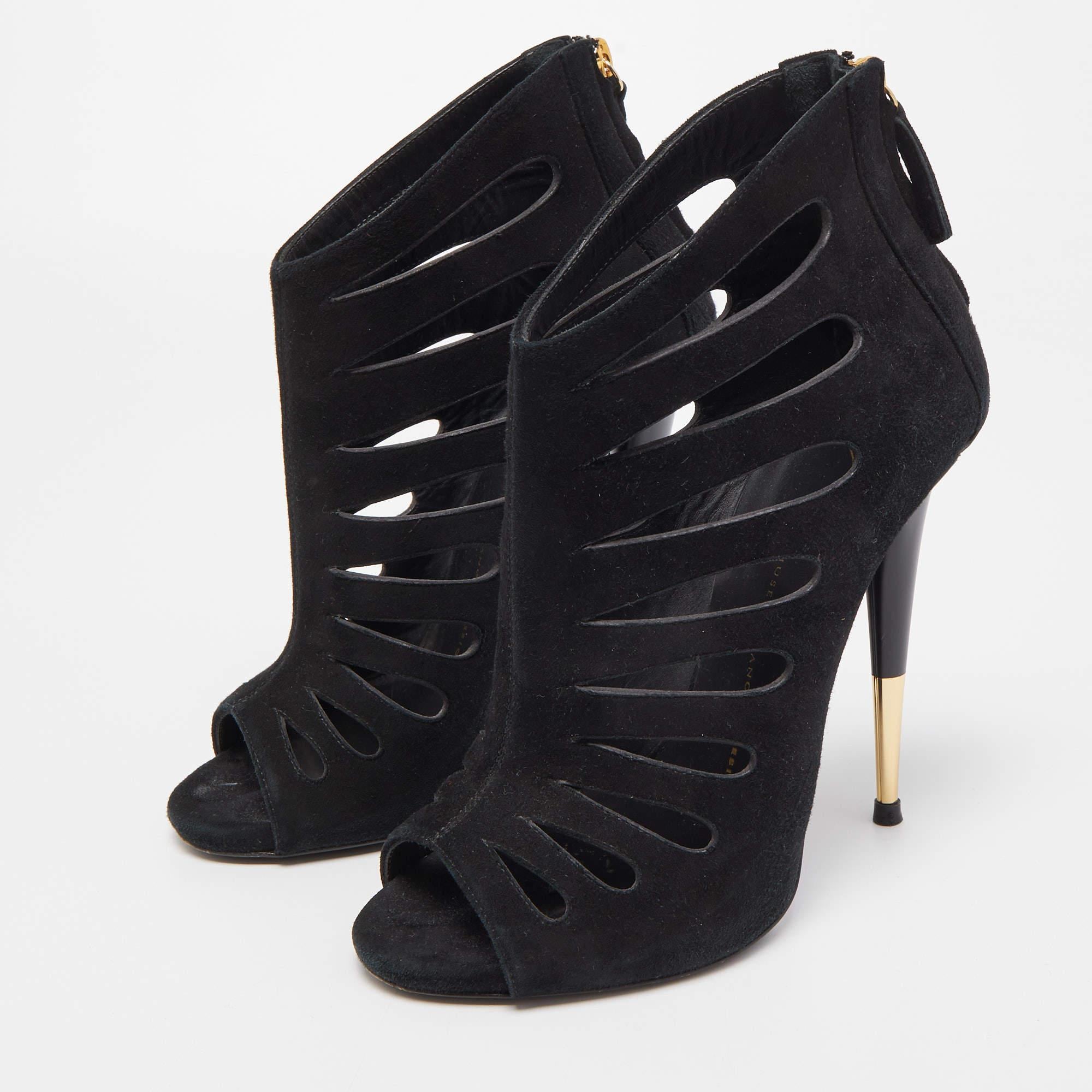 Genießen Sie die modischsten Tage mit diesen stylischen Booties. Modern in Design und Handwerkskunst  sie sind so gestaltet, dass Sie bequem und schick sind