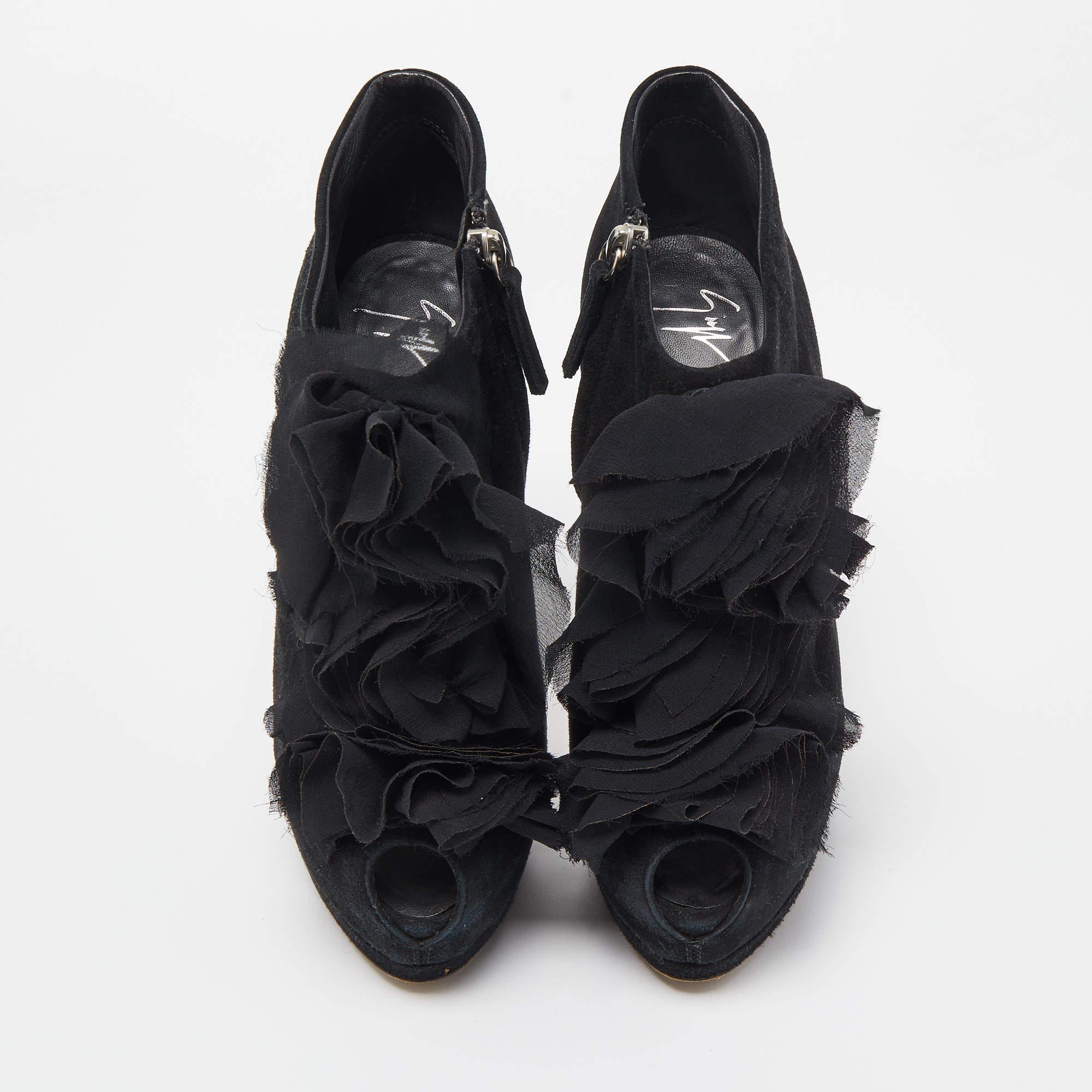 Giuseppe Zanotti Black Suede Frill Peep Toe Ankle Boots Size 37 In Good Condition For Sale In Dubai, Al Qouz 2