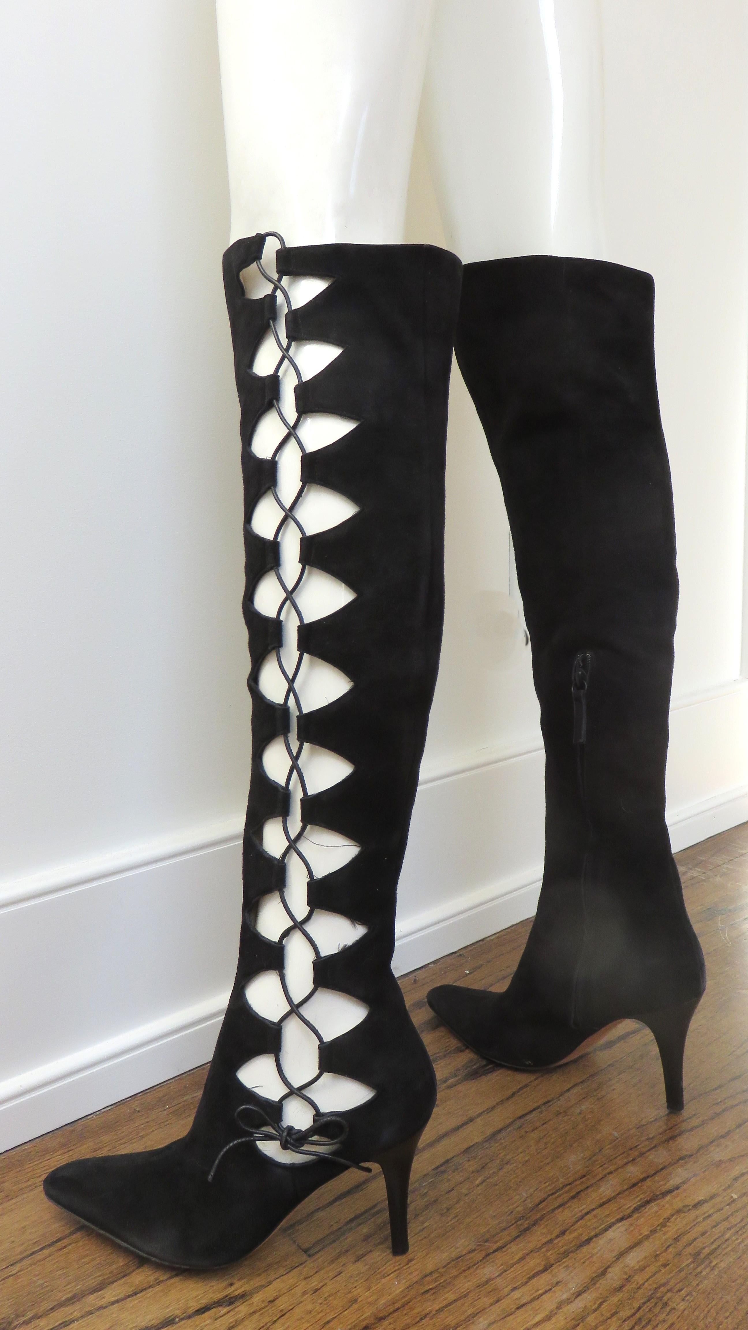 Giuseppe Zanotti Black Suede Lace up Cutout Thigh High Boots Taille 9 en vente 3