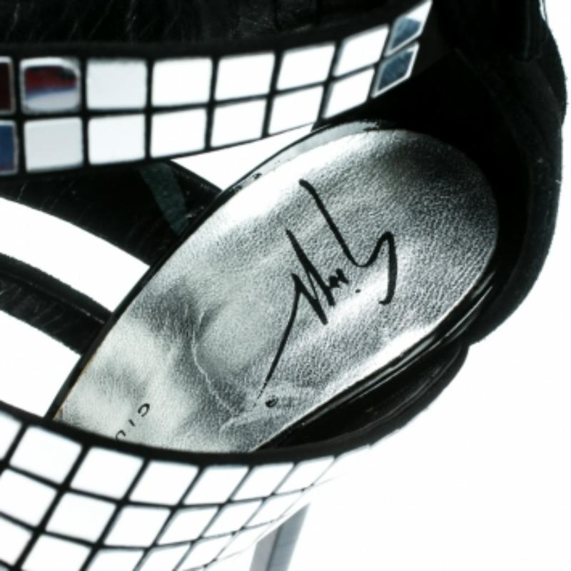 Giuseppe Zanotti Sandales à lanières en daim noir avec miroir Taille 36.5 en vente 2
