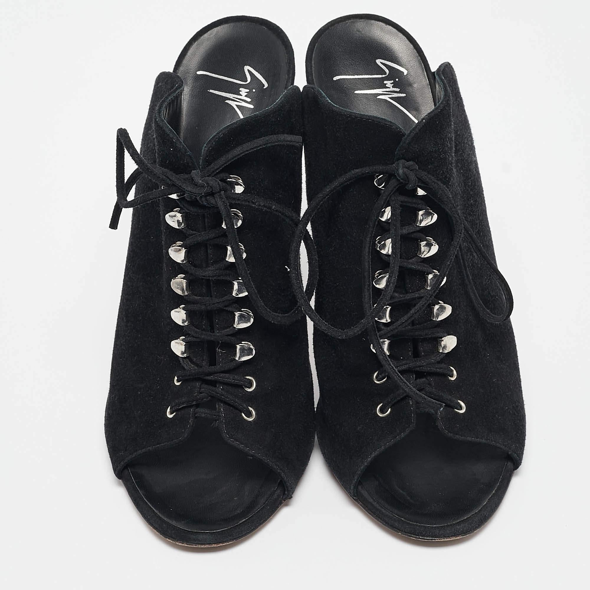 Giuseppe Zanotti Black Suede Mules Size 38 In Good Condition For Sale In Dubai, Al Qouz 2